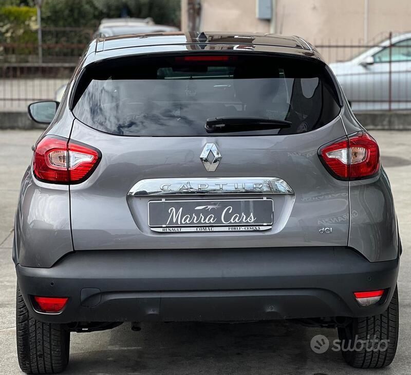 Usata Renault Captur Iconic 90 CV (66 kW) 2016 Argento SUV