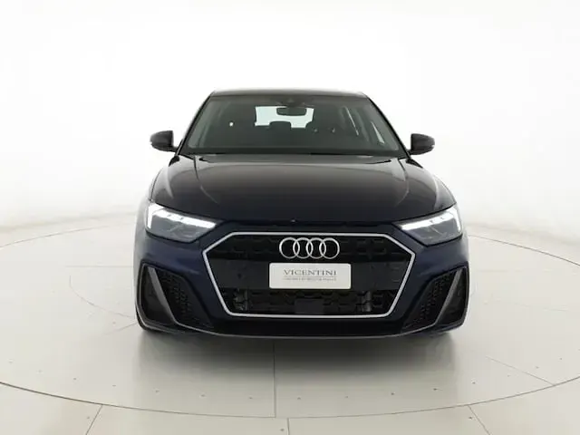 Usata Audi A1 Sportback S-Line 116 CV (85 kW) 2025 Blu navarra metallizzato nero mito metallizzato Utilitaria
