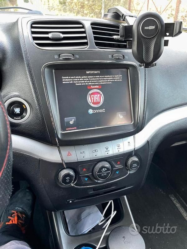 Usata Fiat Freemont 170 CV (125 kW) 2014 Grigio SUV