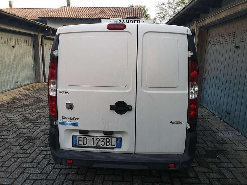 Usata Fiat Doblò Active 103 CV (75 kW) 2010 Bianco Monovolume
