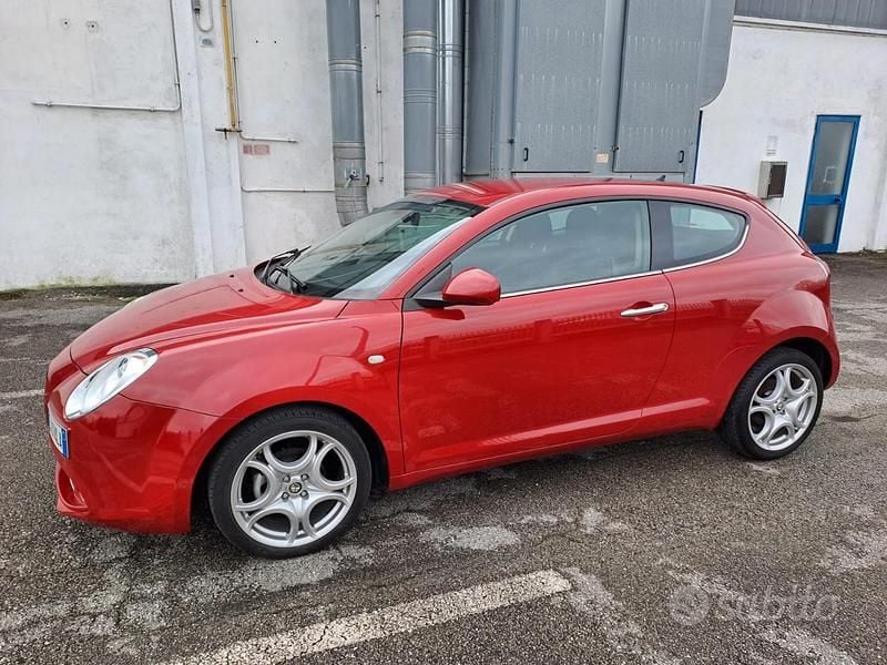 Usata Alfa Romeo MiTo 79 CV (58 kW) 2011 Rosso Utilitaria