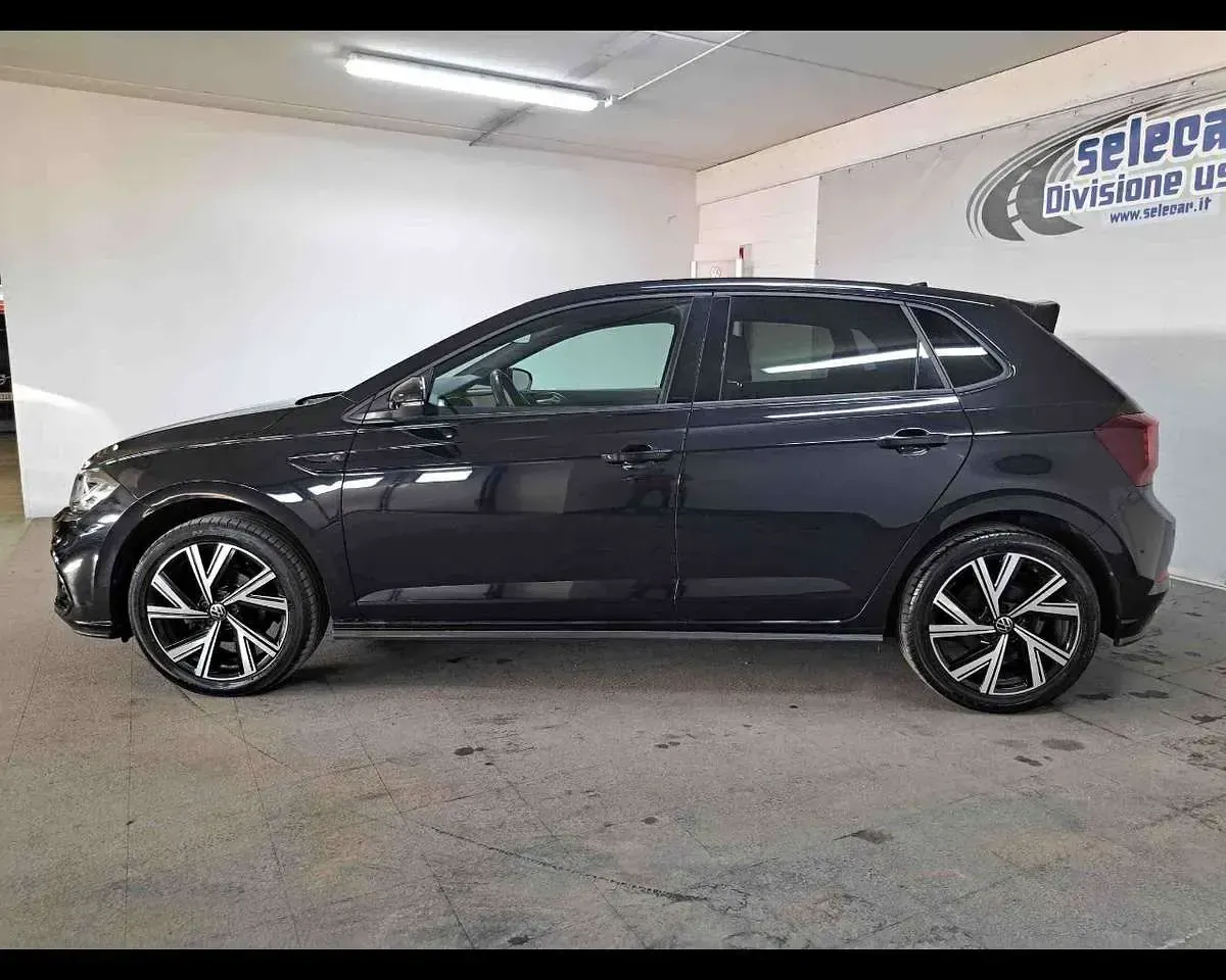Usata VW Polo R-line 95 CV (69 kW) 2023 2t nero perlato Utilitaria