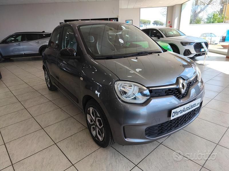 Usata Renault Twingo Equilibre 65 CV (47 kW) 2024 Grigio Utilitaria