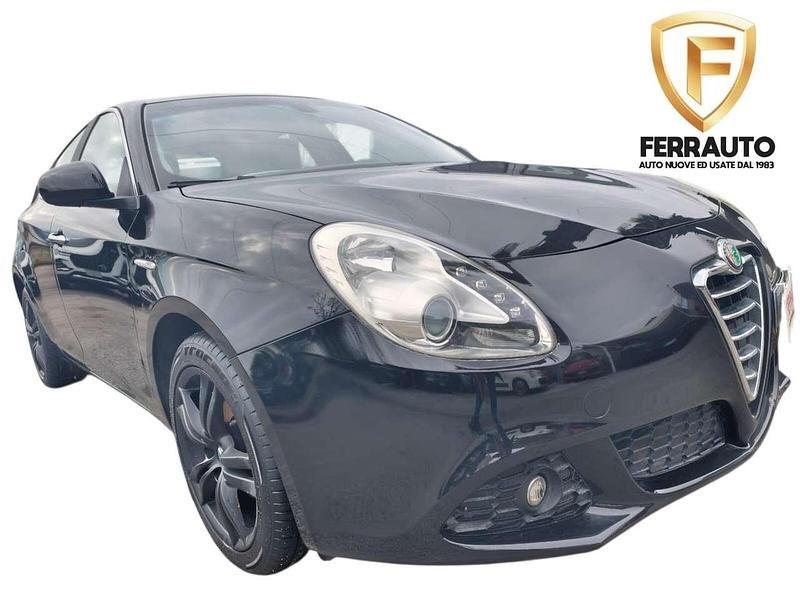 Nero Usata 2010 Alfa Romeo Giulietta Distinctive Tre volumi | 4990 € (Buon prezzo) - Immagine 1/4