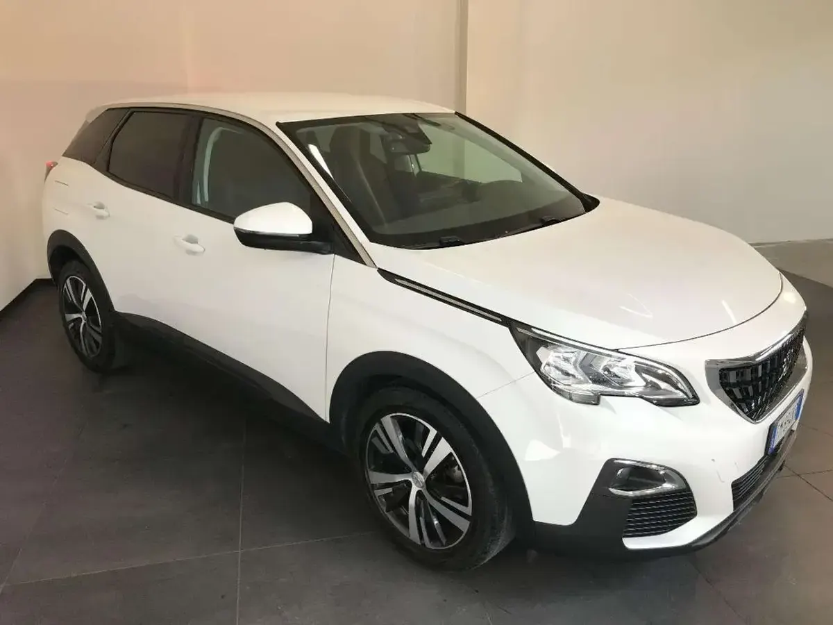 Usata Peugeot 3008 Active 120 CV (88 kW) 2018 Bianco SUV