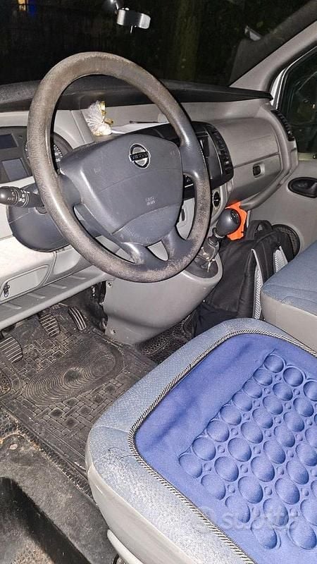 Usata Nissan Primastar 100 CV (73 kW) 2006 Monovolume