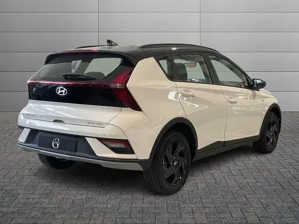 Nuova Hyundai Bayon 90 CV (66 kW) 2026 Atlas white + black roof SUV