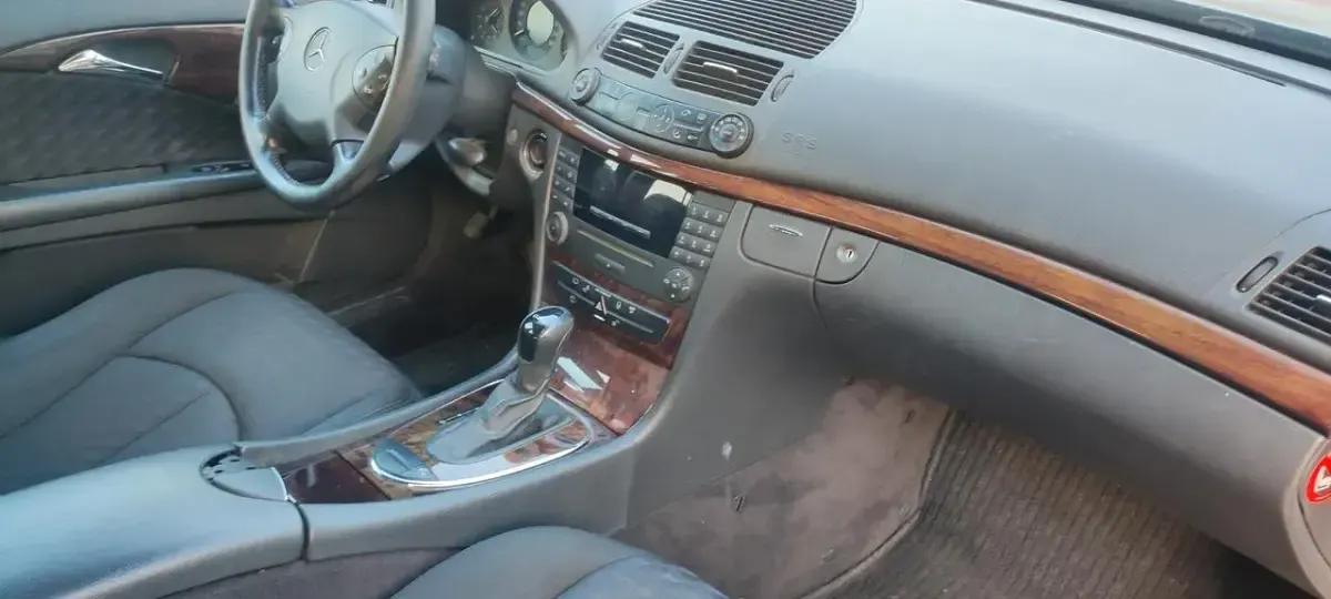 Usata Mercedes E220 Classic 150 CV (110 kW) 2004 Grigio Station wagon