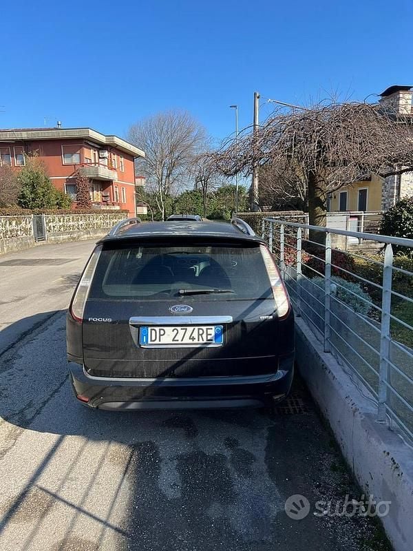 Usata Ford Focus 109 CV (80 kW) 2008 Nero Station wagon