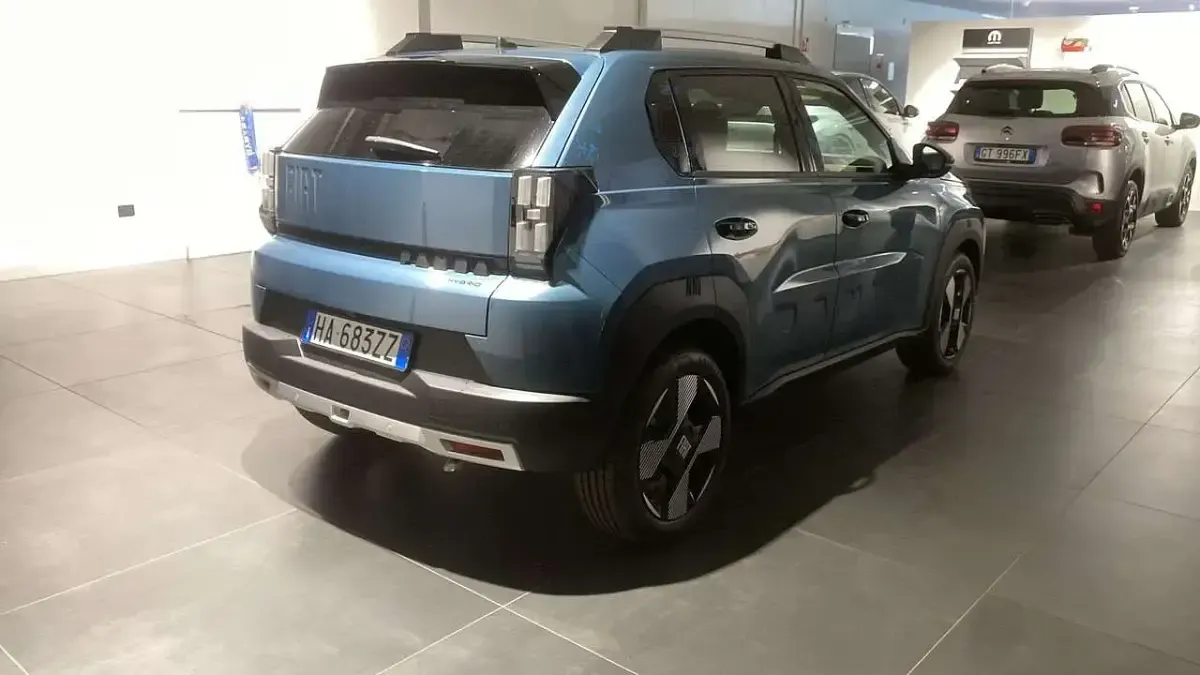 Usata Fiat Grande Panda La Prima 110 CV (80 kW) 2025 Blu/azzurro Utilitaria