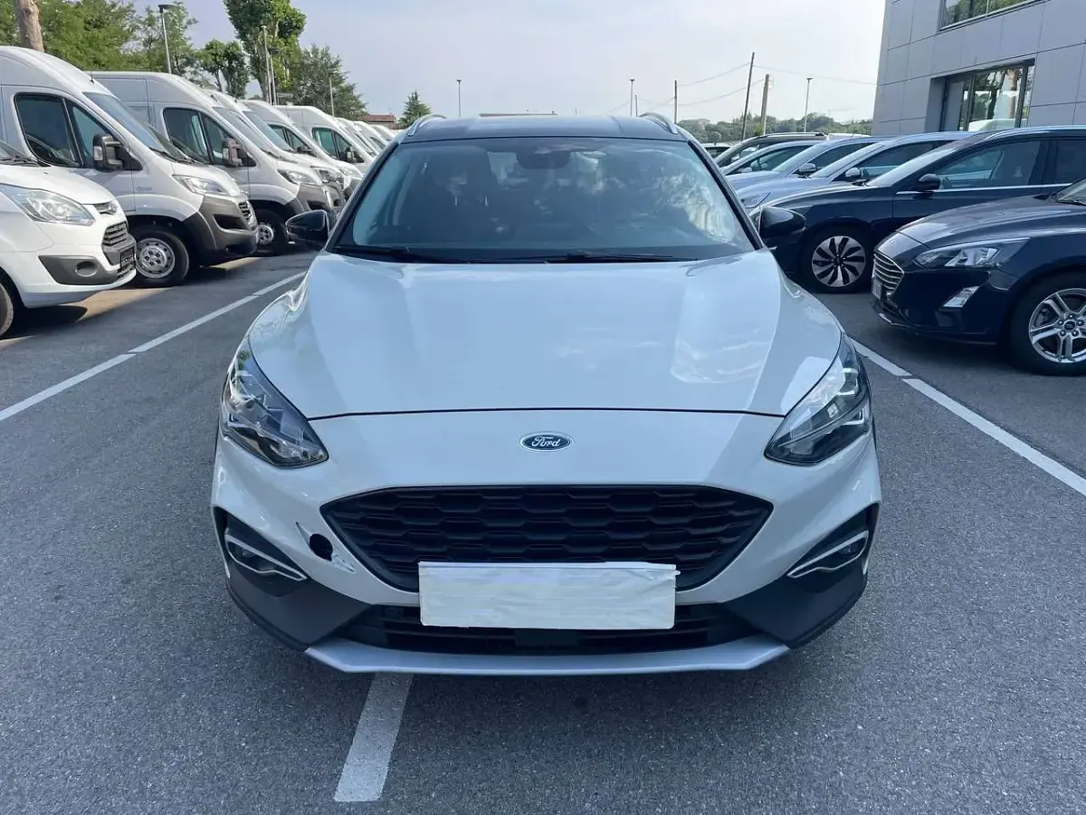 Usata Ford Focus Active 120 CV (88 kW) 2020 Grigio Station wagon
