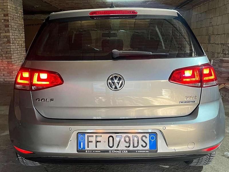 Begagnad VW Golf VII Comfortline 110 HK (80 kW) 2016 Grå Sedan