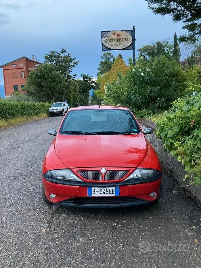 Usata Lancia Ypsilon 86 CV (63 kW) 1999 Rosso Utilitaria