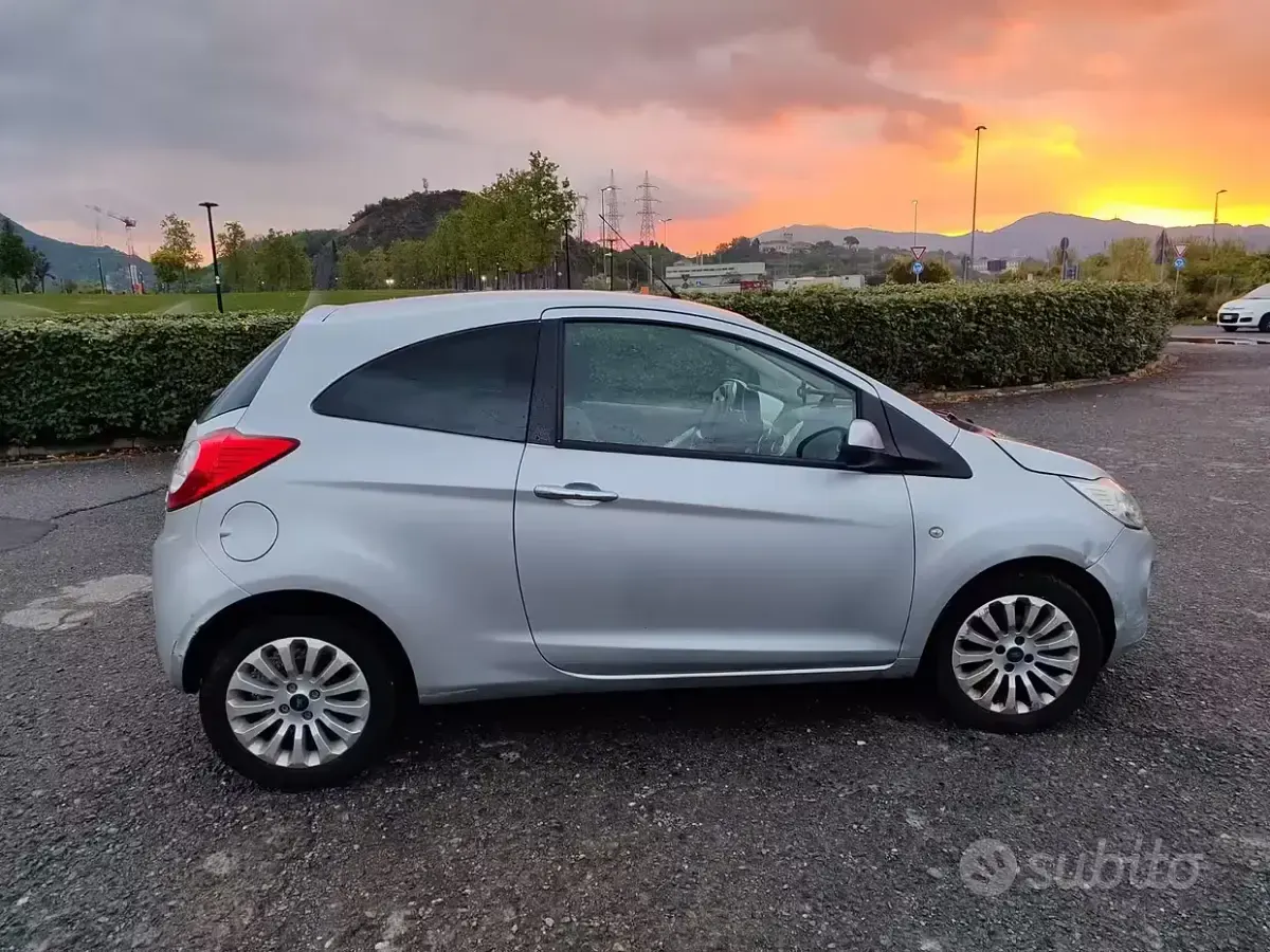 Usata Ford Ka 69 CV (50 kW) 2014 Grigio Berlina