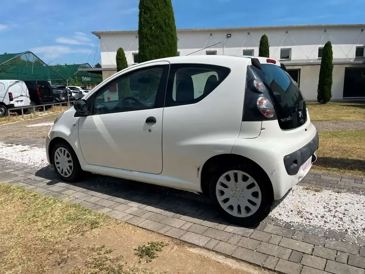 Usata Citroën C1 68 CV (50 kW) 2012 Bianco Utilitaria