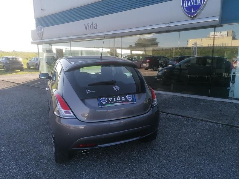 Usata Lancia Ypsilon 69 CV (50 kW) 2019 Grigio
