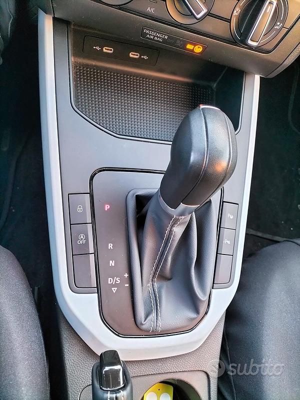 Usata Seat Arona Style 110 CV (80 kW) 2024 Grigio SUV