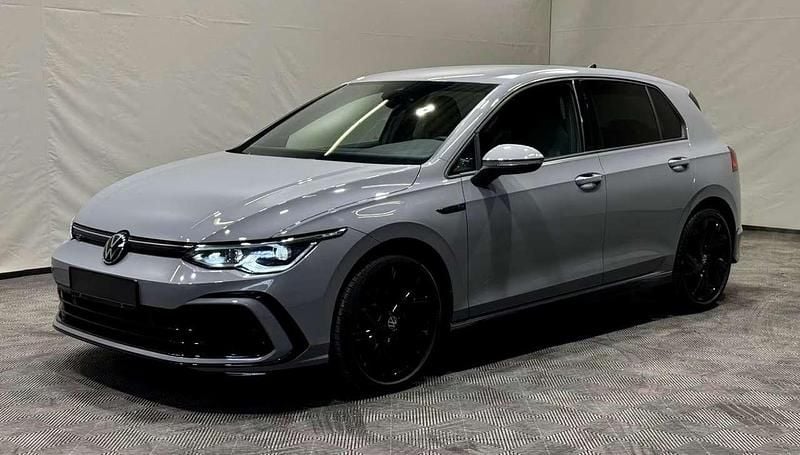 Usata VW Golf VIII R-line 190 CV (139 kW) 2022 Mondstein grau Berlina