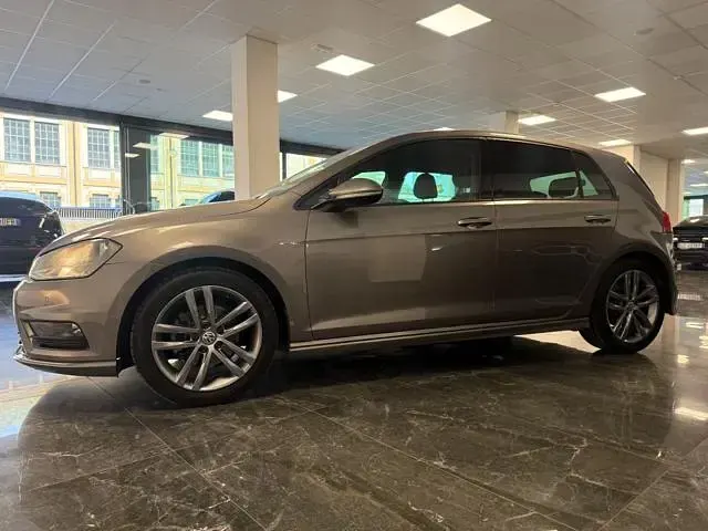Usata VW Golf VII R-line 110 CV (80 kW) 2016 Grigio scuro Berlina