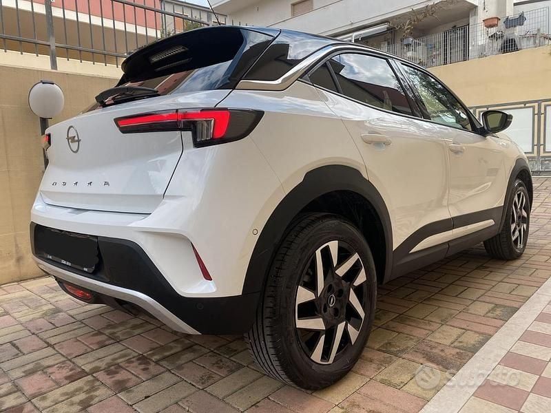 Usata Opel Mokka X Elegance 100 CV (73 kW) 2023 Bianco SUV
