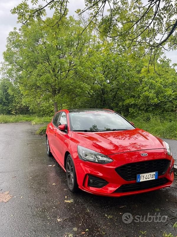 Rosso Usata 2018 Ford Focus Tre volumi | 19.000 € (Molto cara) - Immagine 1/2