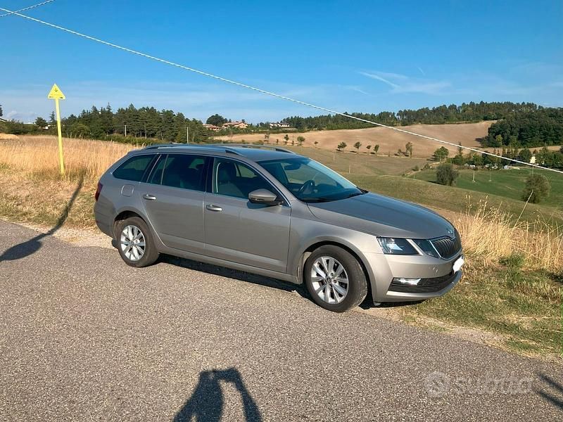 Usata Skoda Octavia G-TEC Executive 110 CV (80 kW) 2017 Grigio Station wagon