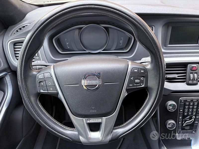 Usata Volvo V40 R-Design 114 CV (83 kW) 2014 Grigio Berlina