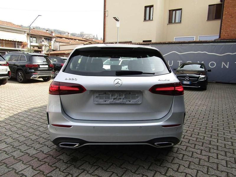 Begagnad Mercedes B220 Premium 190 HK (139 kW) 2023 Silver Minibuss