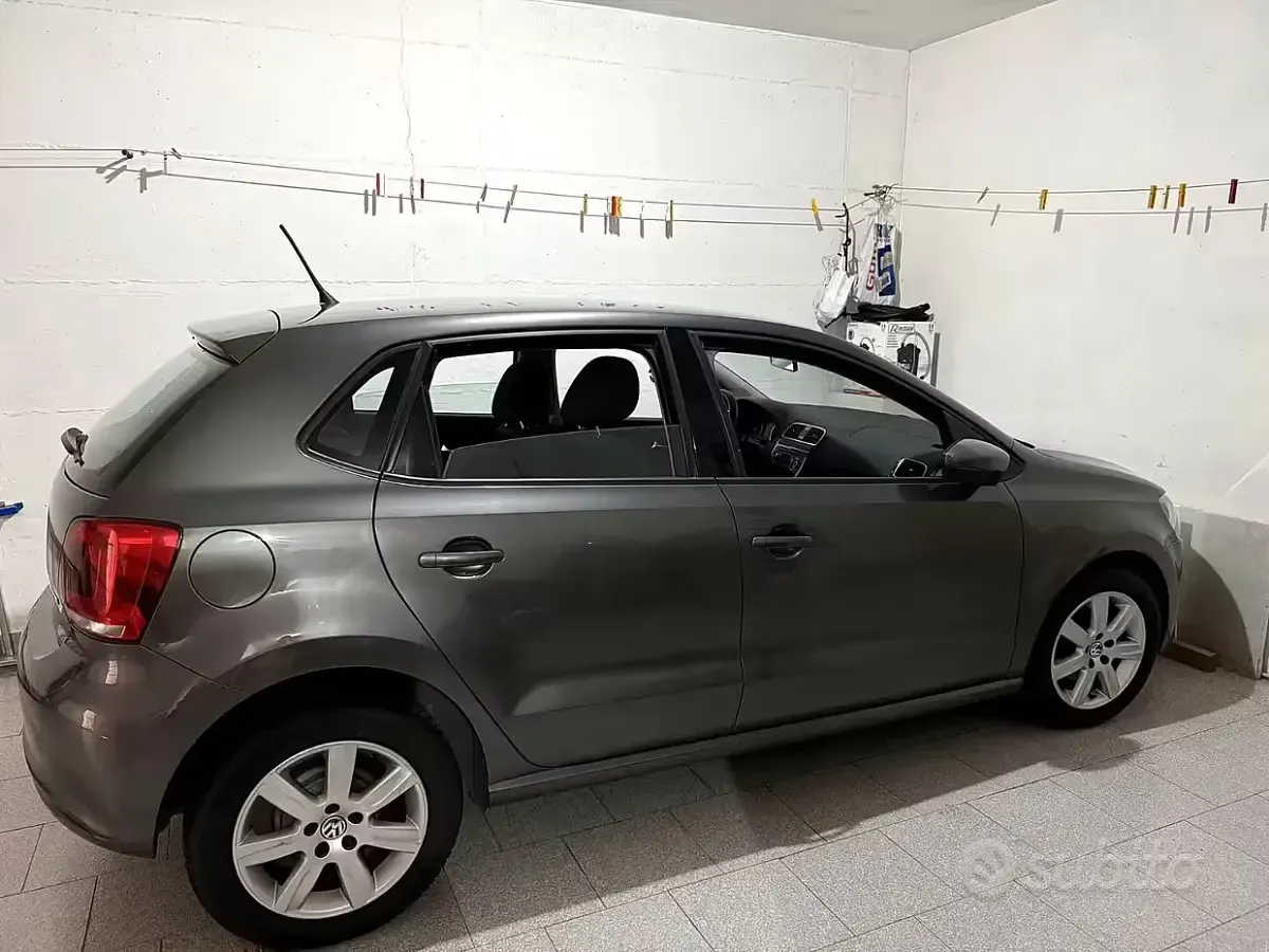 Usata VW Polo Highline 86 CV (63 kW) 2011 Grigio Utilitaria