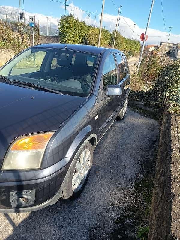 Usata Ford Fusion 90 CV (66 kW) 2006 Nero Monovolume