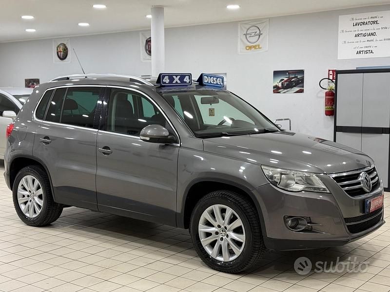Usata VW Tiguan 140 CV (102 kW) 2011 Grigio SUV
