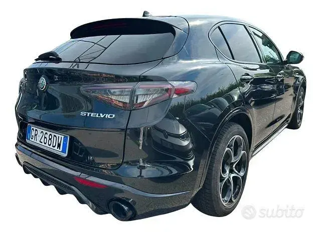 Usata Alfa Romeo Stelvio Veloce 209 CV (153 kW) 2023 Nero SUV