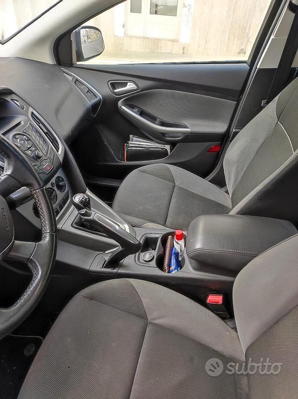 Marrone Usata 2012 Ford Focus Station wagon | 3950 € (Buon prezzo) - Immagine 1/4
