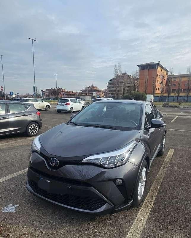 Usata Toyota C-HR Active 98 CV (72 kW) 2023 Grigio SUV