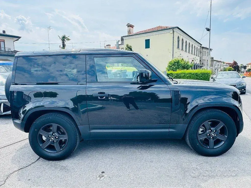 Usata Land Rover Defender 200 CV (147 kW) 2021 Nero SUV