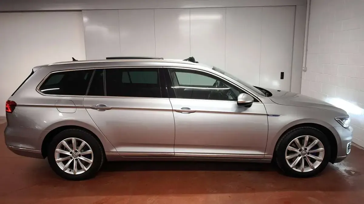 Usata VW Passat GTE 156 CV (114 kW) 2018 Grigio Station wagon