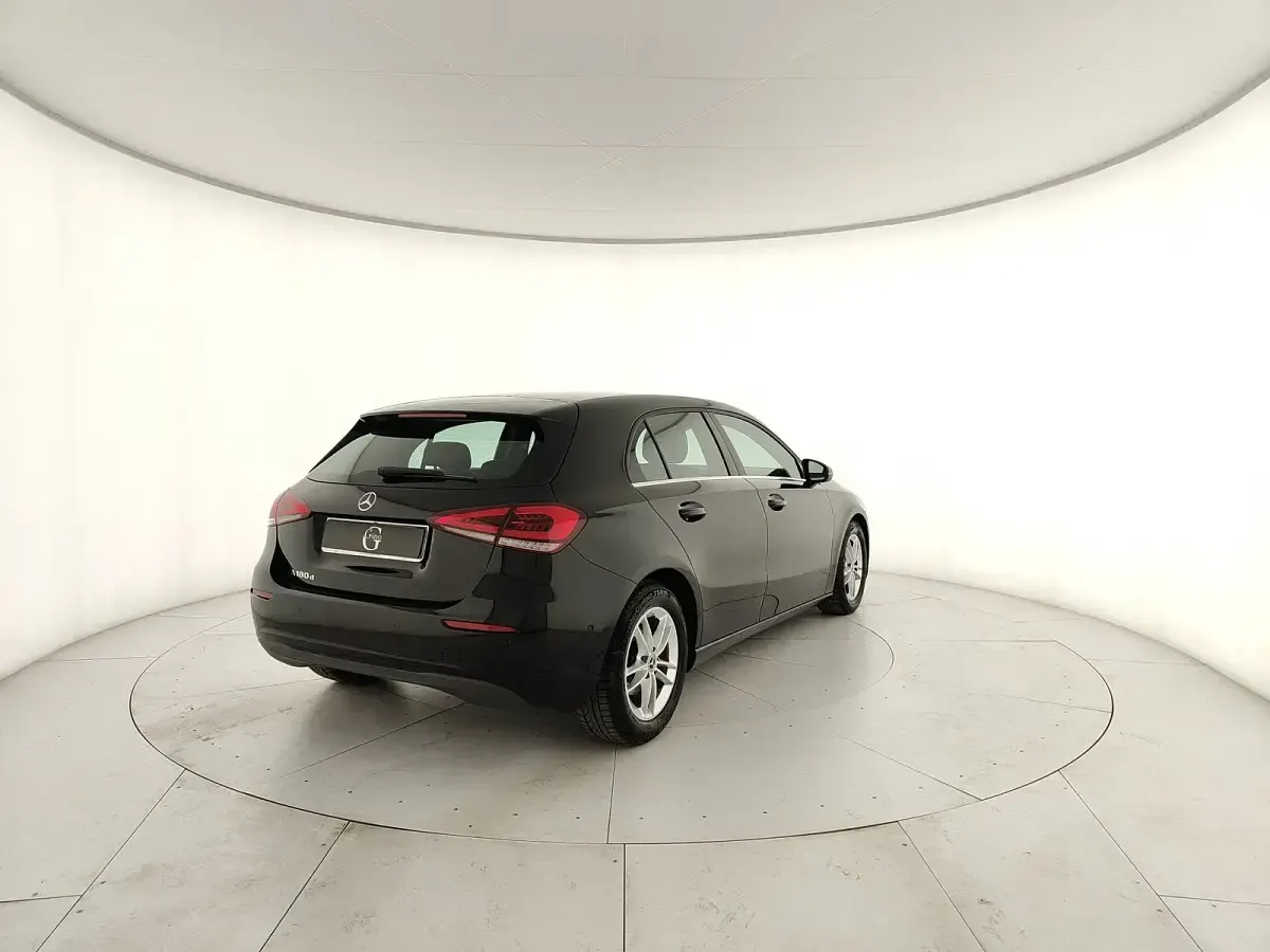 Usata Mercedes A180 Business 116 CV (85 kW) 2020 Nero notte Berlina