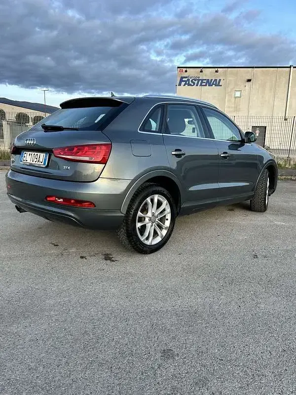 Usata Audi Q3 Advanced Plus 140 CV (102 kW) 2012 Grigio SUV