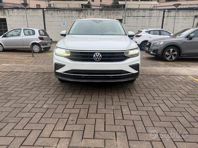 Usata VW Tiguan Life 150 CV (110 kW) 2020 Bianco SUV