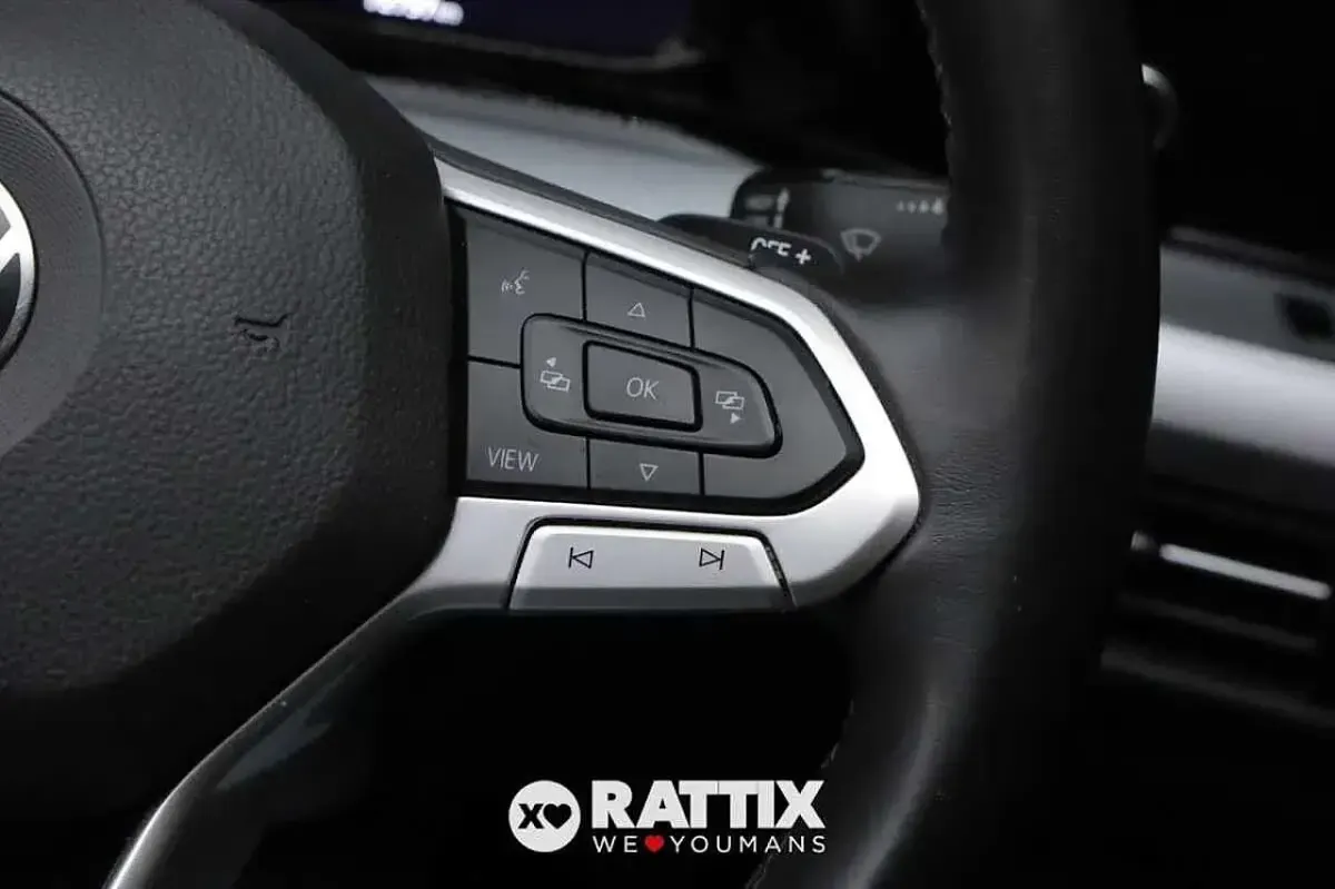 Usata VW Golf VII Life 150 CV (110 kW) 2021 Nero Utilitaria