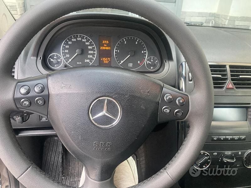 Usata Mercedes A180 2008 Nero Monovolume