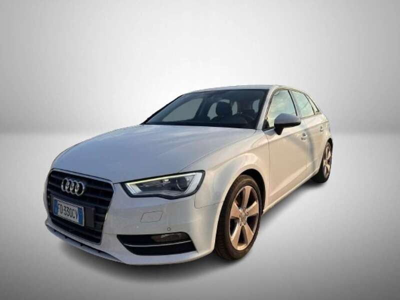 Bianco Usata 2016 Audi A3 Admired Tre volumi | 10.400 € (Buon prezzo) - Immagine 1/4