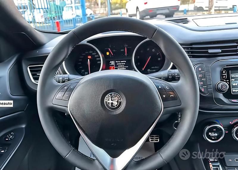 Usata Alfa Romeo Giulietta 120 CV (88 kW) 2019 Grigio Utilitaria