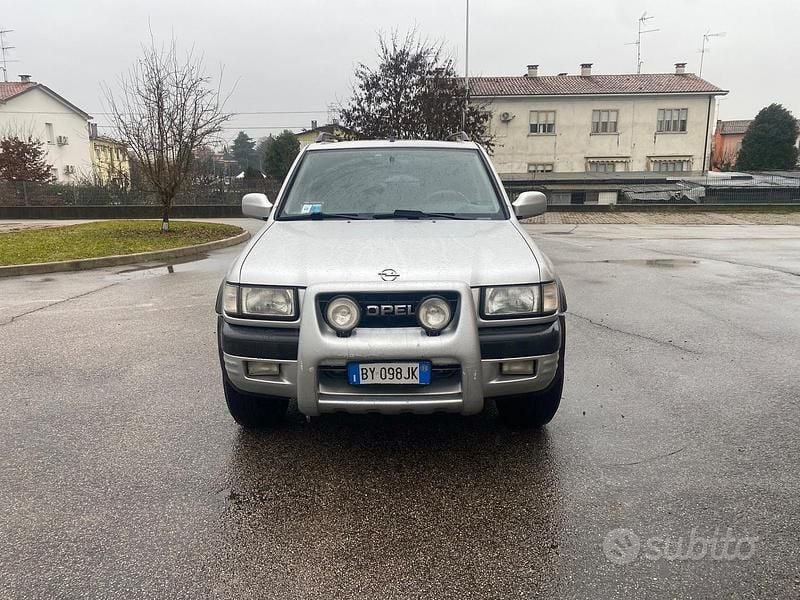 Usata Opel Frontera Limited 116 CV (85 kW) 2002 Grigio SUV
