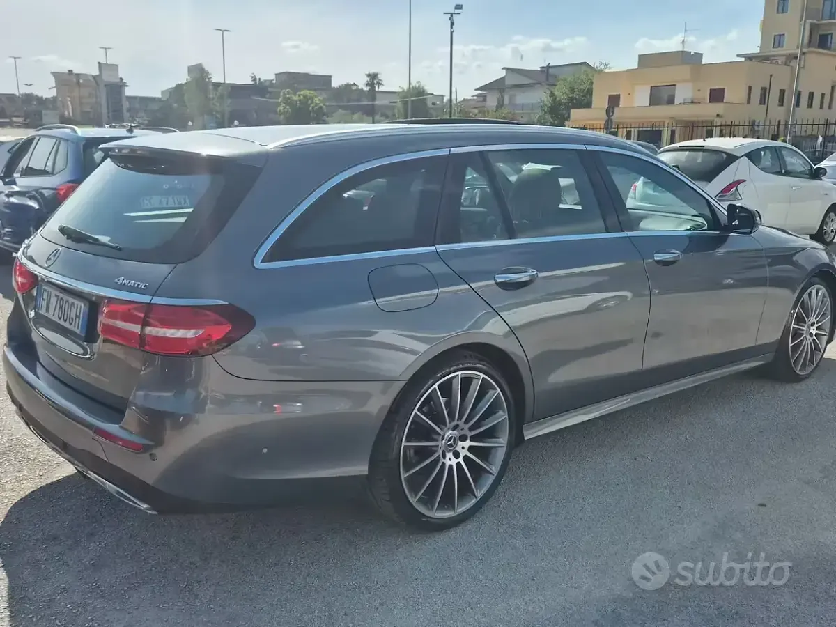 Usata Mercedes E220 Premium Plus 194 CV (142 kW) 2019 Grigio Station wagon