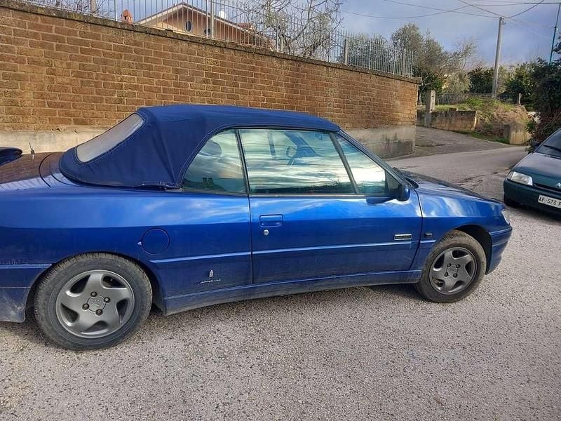 Usata Peugeot 306 Cabriolet 88 CV (64 kW) 1998 Blu Cabrio