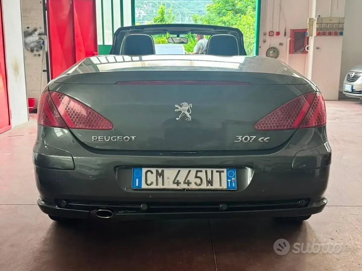 Usata Peugeot 307 CC 109 CV (80 kW) 2004 Verde Cabrio