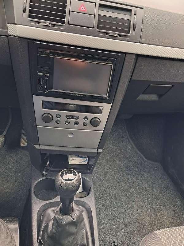 Usata Opel Meriva Cosmo 75 CV (55 kW) 2006 Argento Monovolume