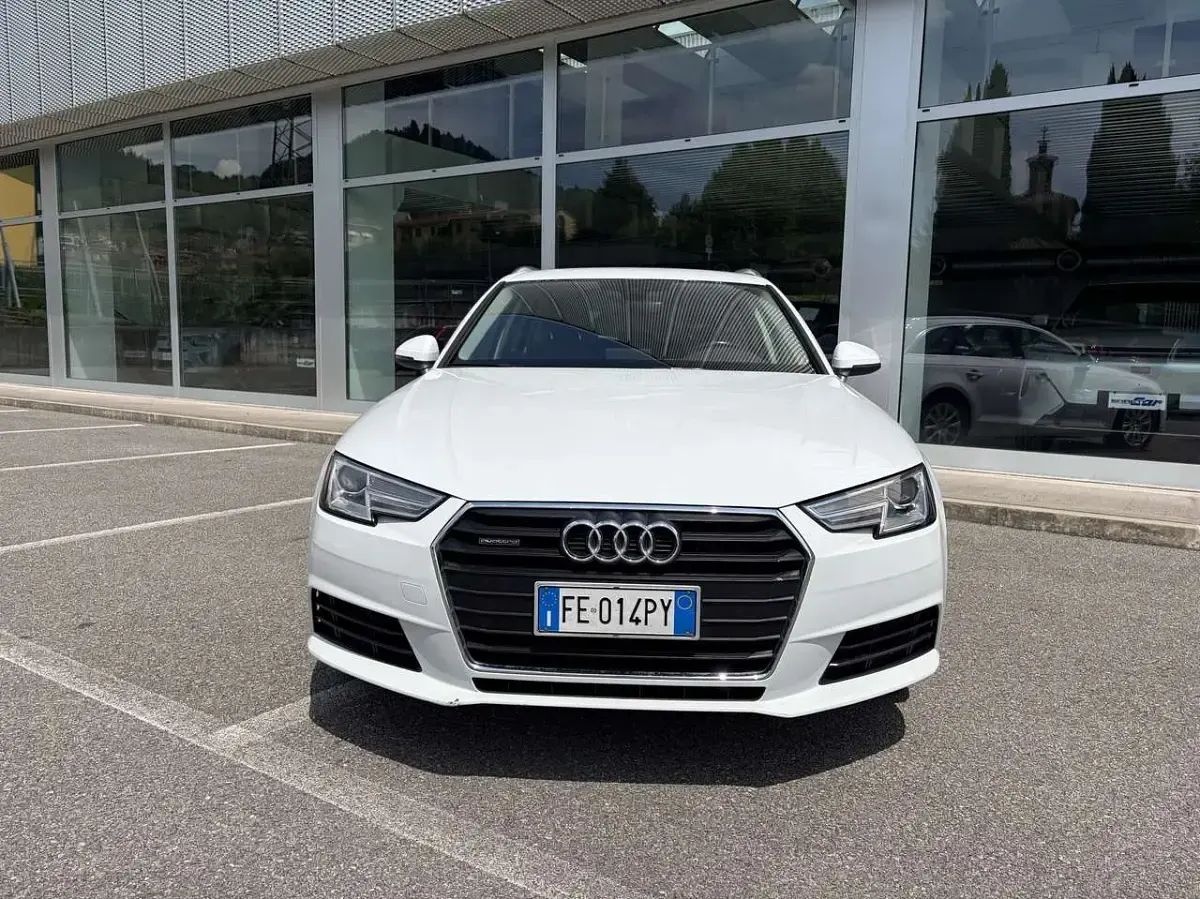 Usata Audi A4 Business 190 CV (139 kW) 2016 Ibisweiss Station wagon