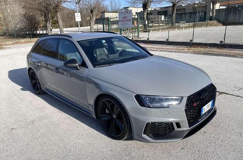 Usado Audi RS4 450 CV (330 kW) 2018 Gris Familiar